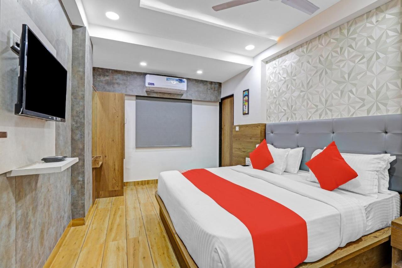 Hotel O R S Palace Ahmedabad Exterior photo